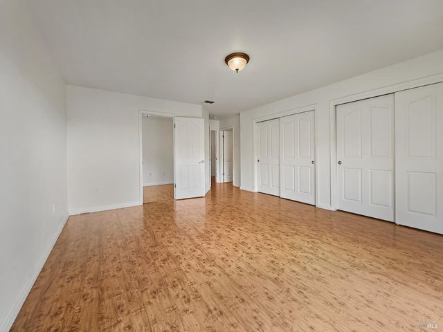 227 Hocker Ln, Fort Bragg, CA 95437