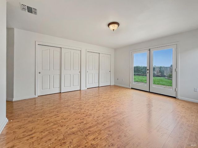 227 Hocker Ln, Fort Bragg, CA 95437