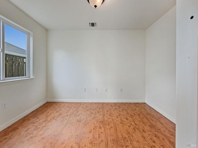 227 Hocker Ln, Fort Bragg, CA 95437