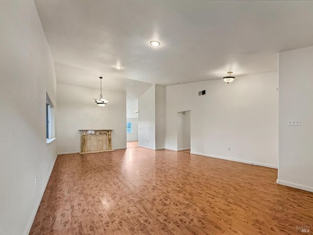 227 Hocker Ln, Fort Bragg, CA 95437