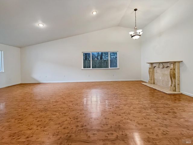 227 Hocker Ln, Fort Bragg, CA 95437