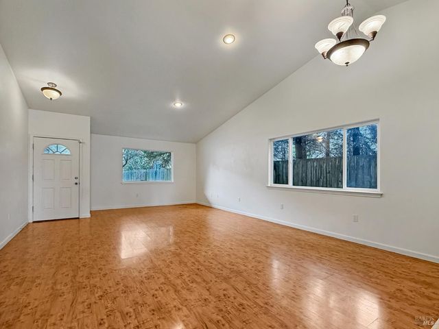 227 Hocker Ln, Fort Bragg, CA 95437