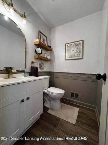 916 Montevideo Drive E, Lansing, MI 48917