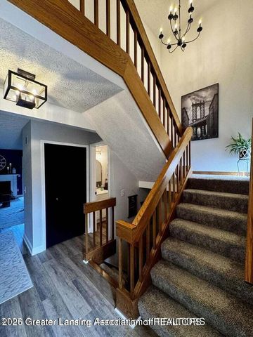 916 Montevideo Drive E, Lansing, MI 48917