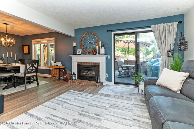 916 Montevideo Drive E, Lansing, MI 48917