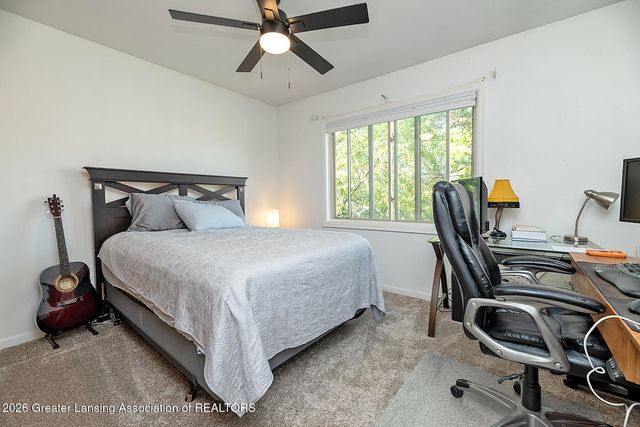 916 Montevideo Drive E, Lansing, MI 48917