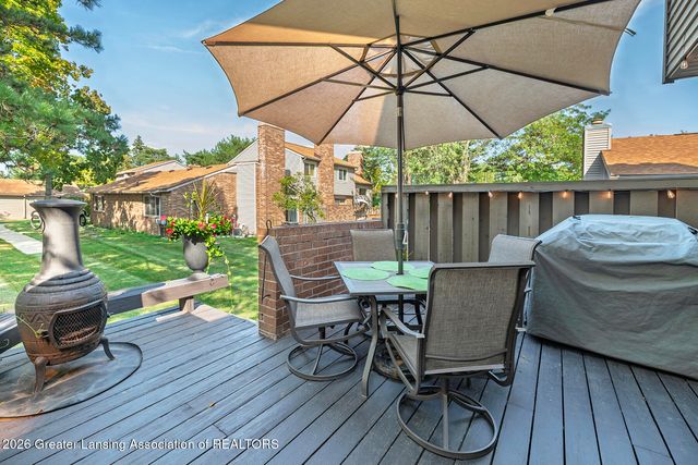 916 Montevideo Drive E, Lansing, MI 48917