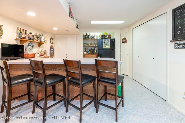 916 Montevideo Drive E, Lansing, MI 48917