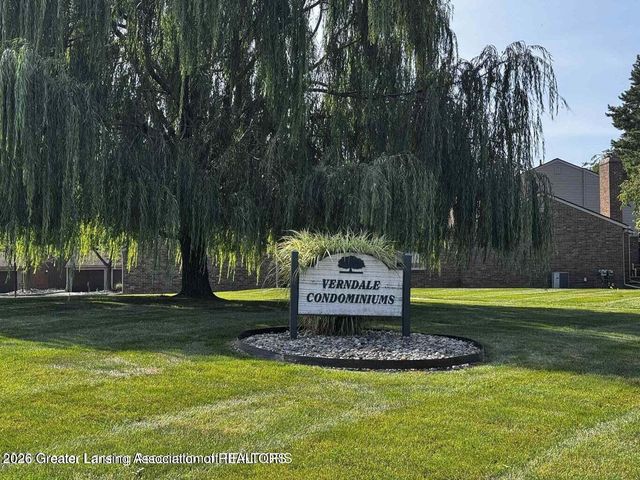 916 Montevideo Drive E, Lansing, MI 48917