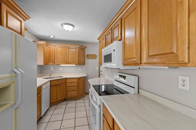 6133 Garbe Avenue, Woodbury, MN 55125