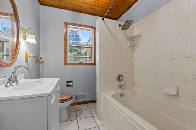 6133 Garbe Avenue, Woodbury, MN 55125