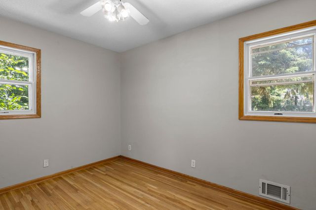 6133 Garbe Avenue, Woodbury, MN 55125