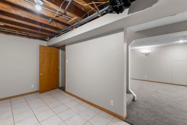 6133 Garbe Avenue, Woodbury, MN 55125