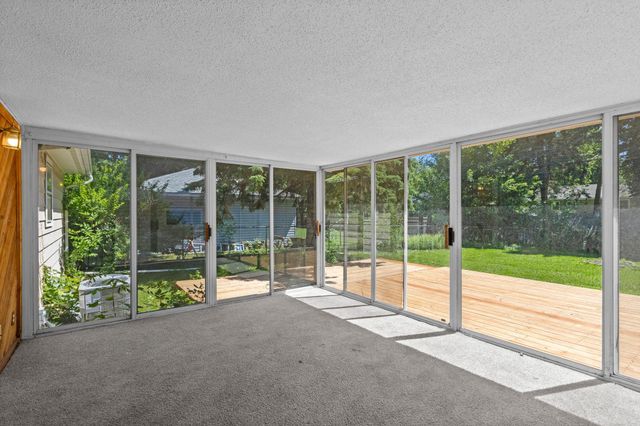 6133 Garbe Avenue, Woodbury, MN 55125