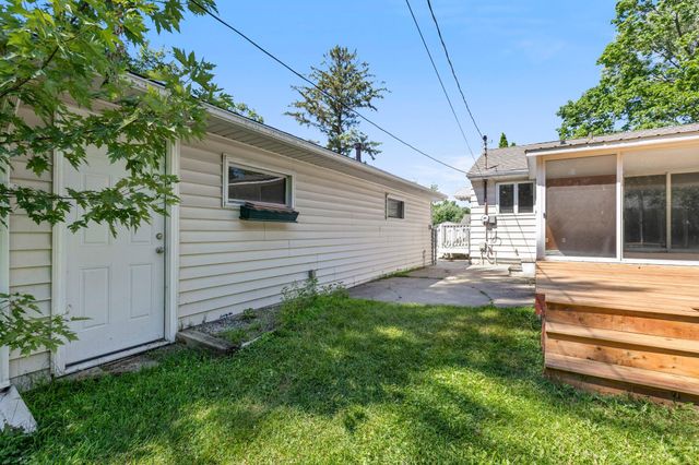 6133 Garbe Avenue, Woodbury, MN 55125