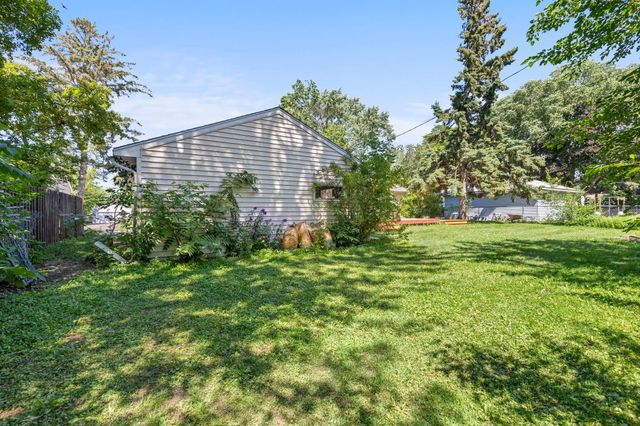 6133 Garbe Avenue, Woodbury, MN 55125