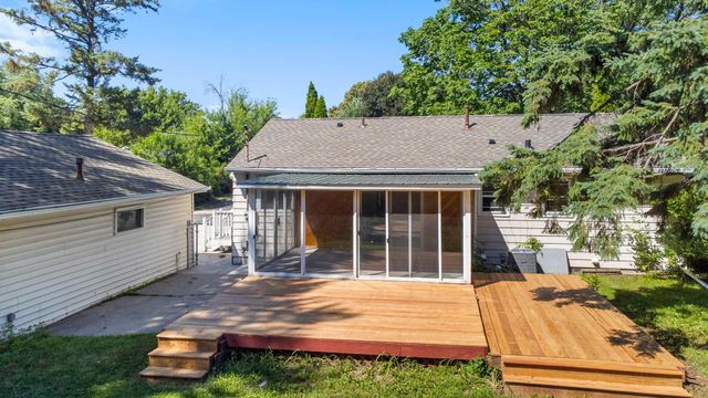 6133 Garbe Avenue, Woodbury, MN 55125