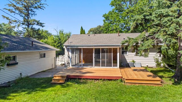 6133 Garbe Avenue, Woodbury, MN 55125