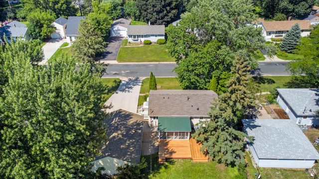 6133 Garbe Avenue, Woodbury, MN 55125