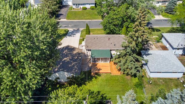 6133 Garbe Avenue, Woodbury, MN 55125