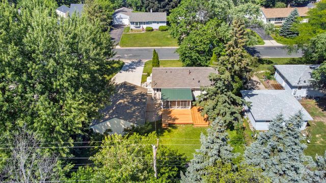 6133 Garbe Avenue, Woodbury, MN 55125