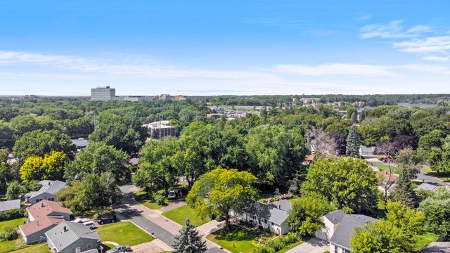 6133 Garbe Avenue, Woodbury, MN 55125