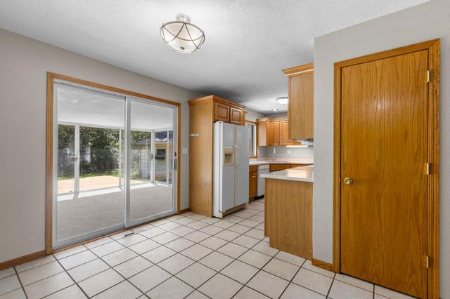 6133 Garbe Avenue, Woodbury, MN 55125