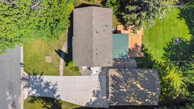 6133 Garbe Avenue, Woodbury, MN 55125