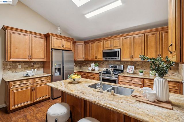 33166 Basswood Ave, Union City, CA 94587