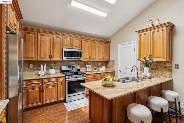 33166 Basswood Ave, Union City, CA 94587