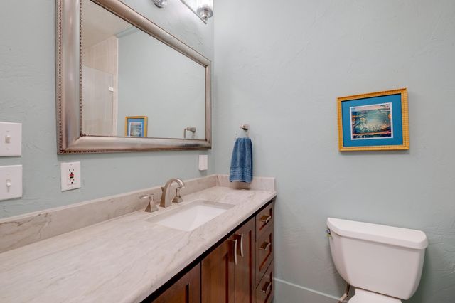 402 Hudgins ST, Smithville, TX 78957