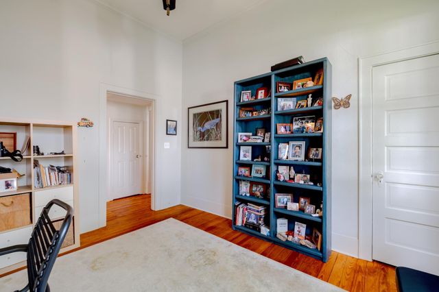 402 Hudgins ST, Smithville, TX 78957
