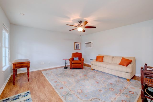 402 Hudgins ST, Smithville, TX 78957
