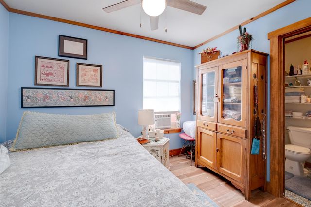 402 Hudgins ST, Smithville, TX 78957