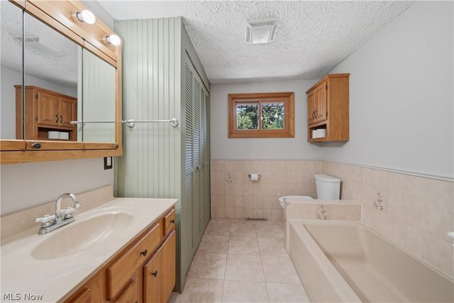 5155 Oakvale Street SW, Canton, OH 44706