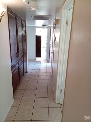 4600 Pinecastle Avenue, Bakersfield, CA 93313