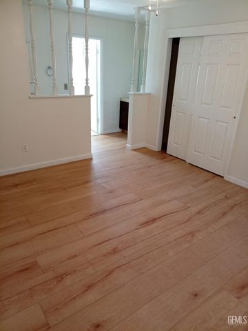 4600 Pinecastle Avenue, Bakersfield, CA 93313