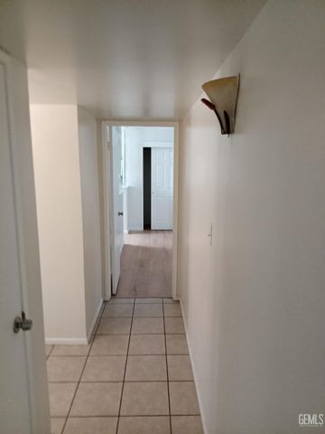 4600 Pinecastle Avenue, Bakersfield, CA 93313