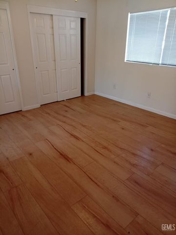 4600 Pinecastle Avenue, Bakersfield, CA 93313