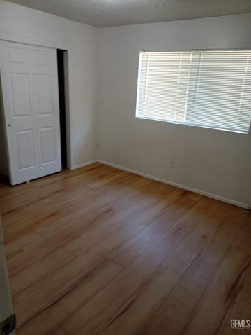 4600 Pinecastle Avenue, Bakersfield, CA 93313