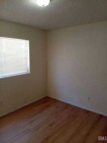 4600 Pinecastle Avenue, Bakersfield, CA 93313