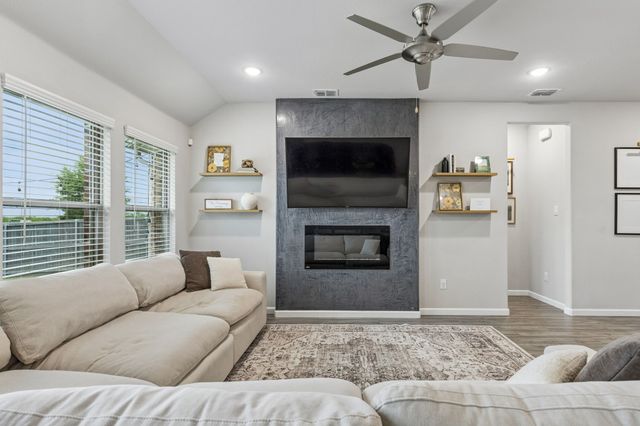 6909 Lilac Drive, Venus, TX 76084