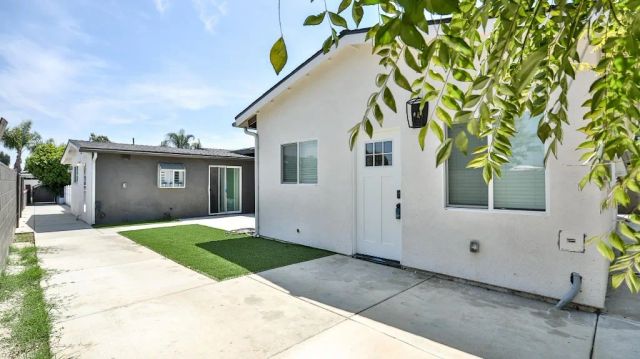 10301 Antigua Street, Anaheim, CA 92804