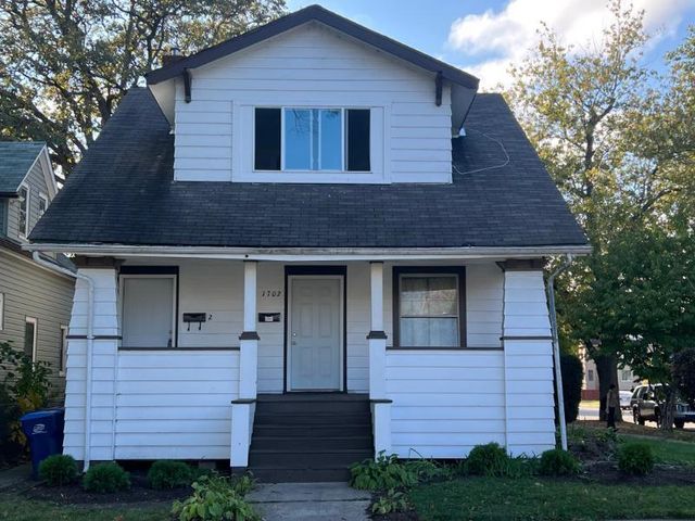 1702 Lincoln Street, North Chicago, IL 60064