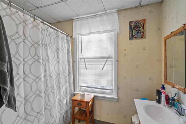 79 Hamlet Avenue, Woonsocket, RI 02895