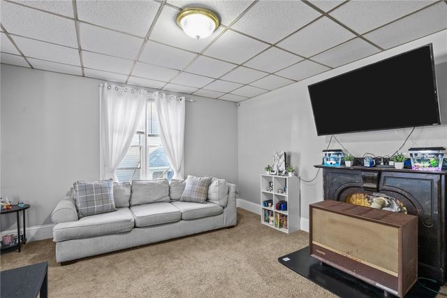 79 Hamlet Avenue, Woonsocket, RI 02895