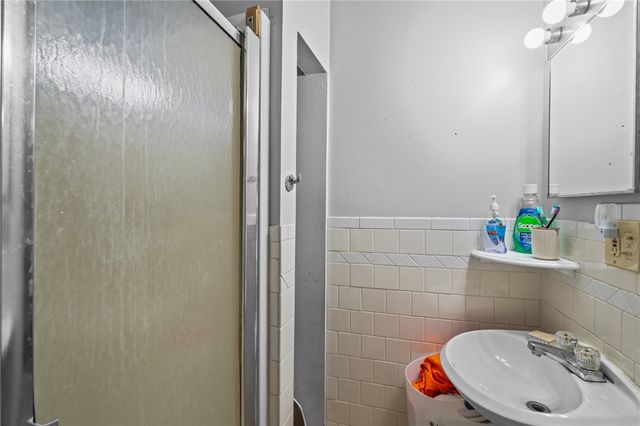 79 Hamlet Avenue, Woonsocket, RI 02895