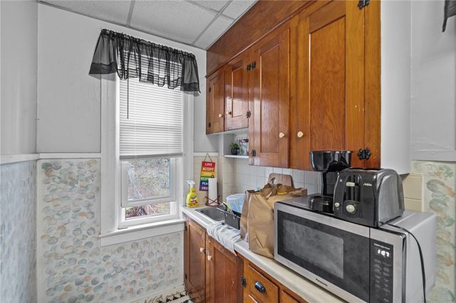 79 Hamlet Avenue, Woonsocket, RI 02895