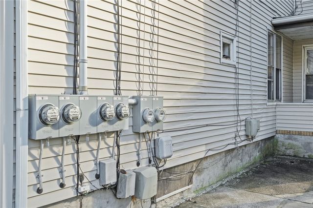 79 Hamlet Avenue, Woonsocket, RI 02895