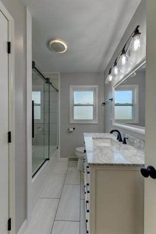 515 S Park Drive, Chesterton, IN 46304